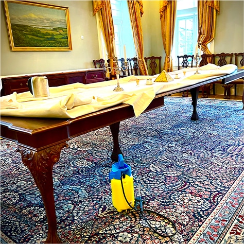 Rens af stort ægte tæppe på 35 m2