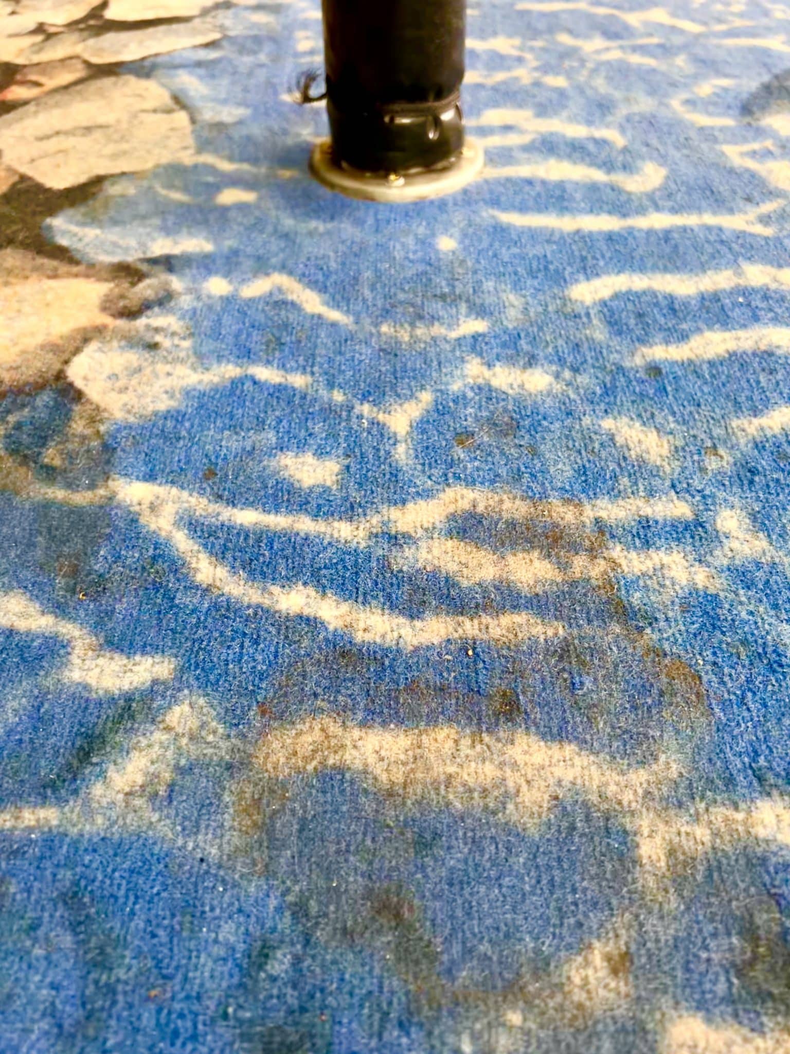 Rens af tæppe i legeland i Rødovre Centrum